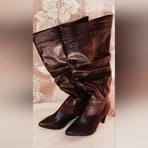 Vince Camuto Armonda Black Leather Pointed Toe Knee HIgh Heel Dress Boot size 9